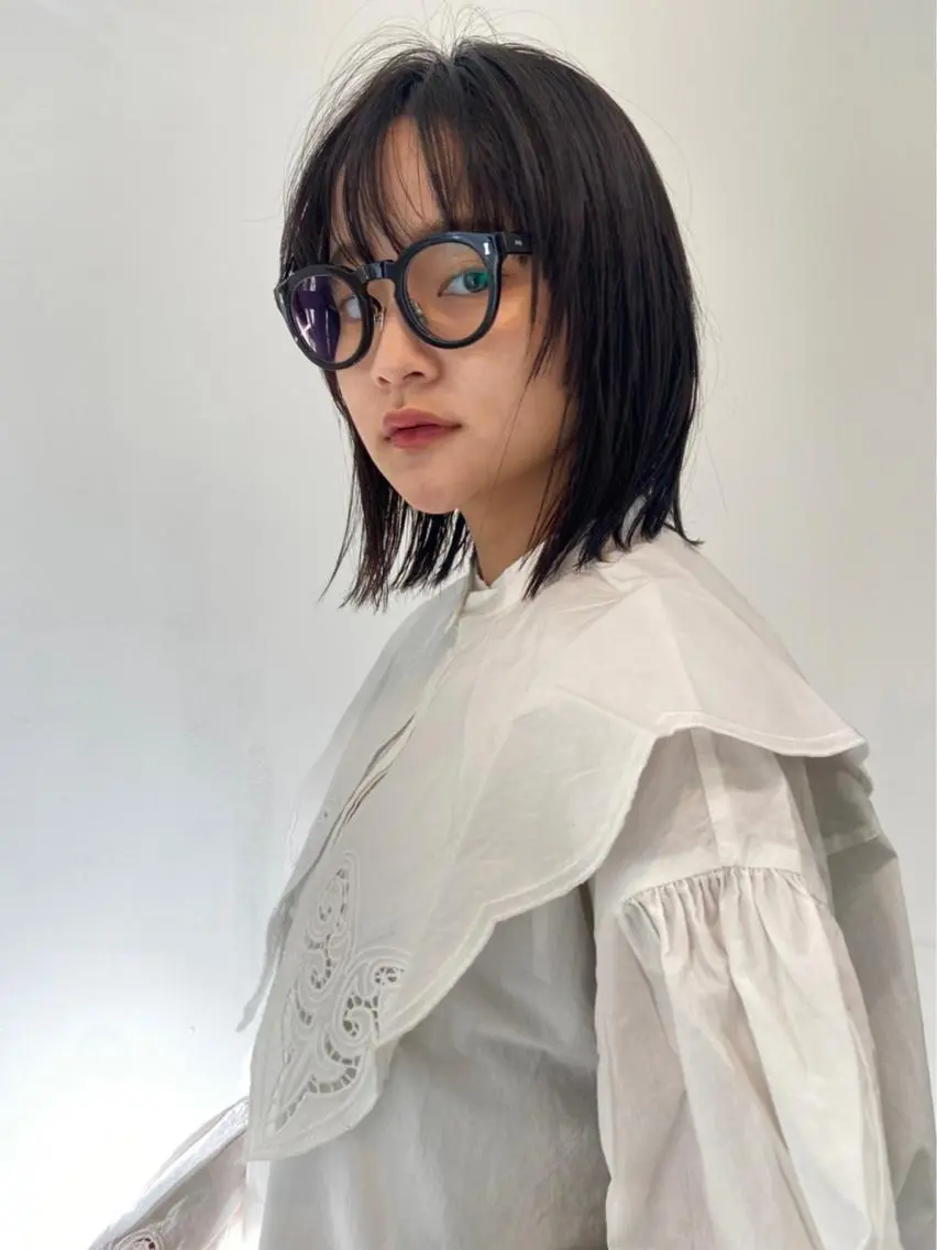 ミディアム カラー 顔周りレイヤーカット ブリーチminamiのヘアスタイル