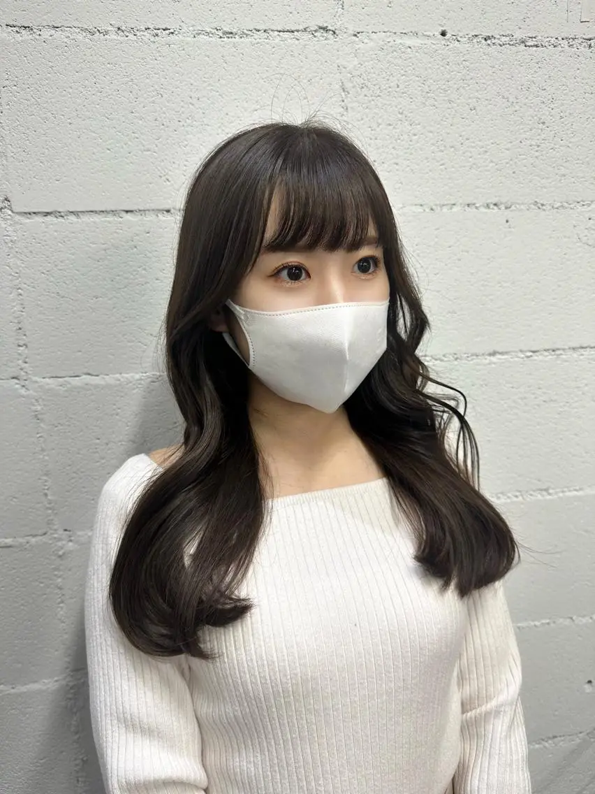 ロング カラー 顔周りカット 瀧優華ハイトーン/ 大人レイヤー🩵のヘアスタイル