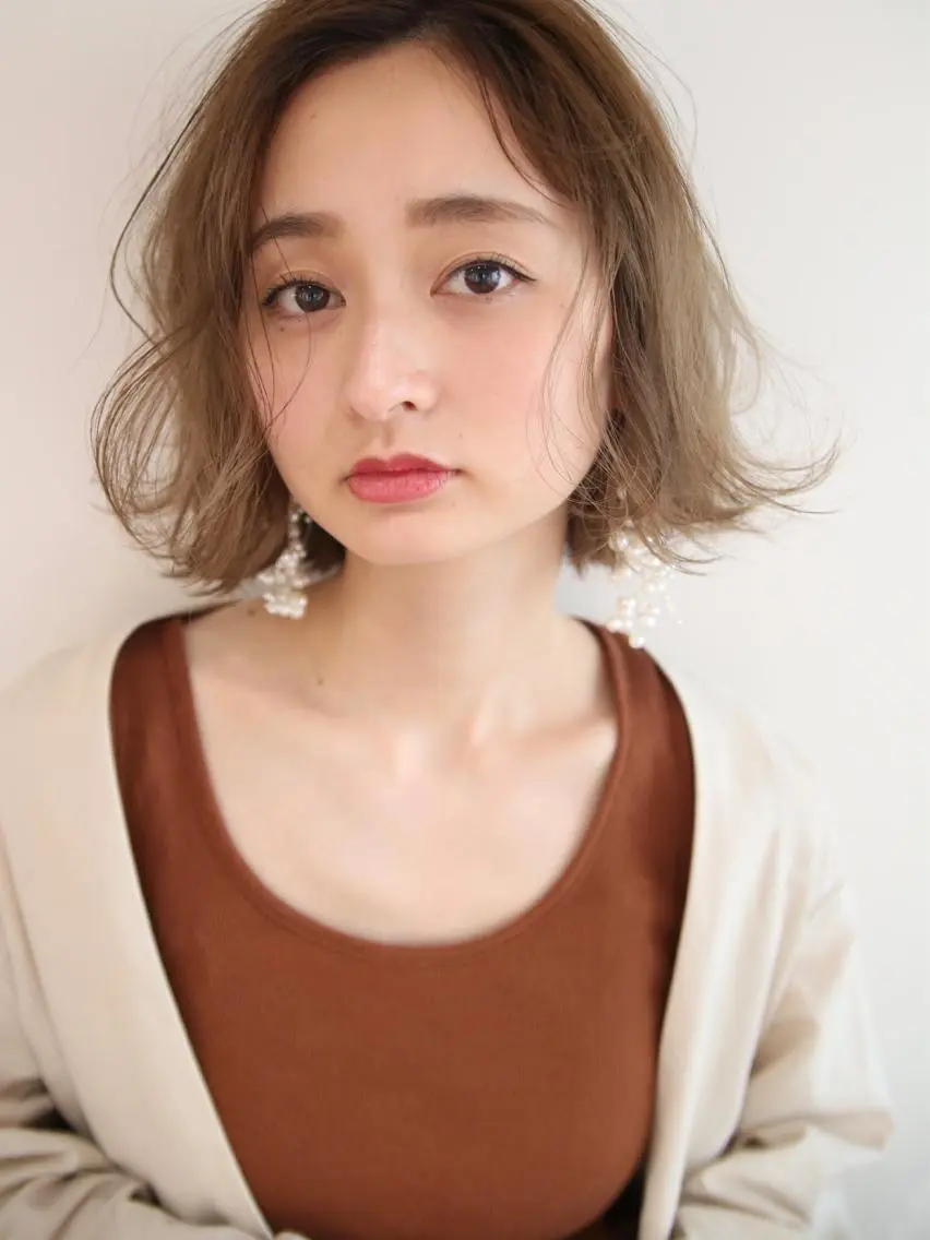 ミディアム カラー 安村 美奈のヘアスタイル