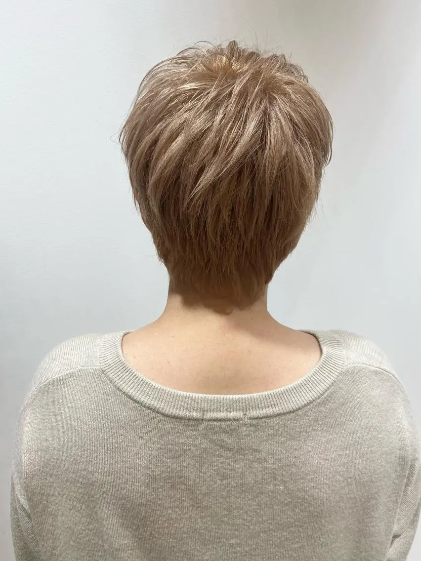ショート カラー ヘアカラー トリートメント 🐺ウルフ/レイヤー 似合わせ‎🤍沙羅のヘアスタイル