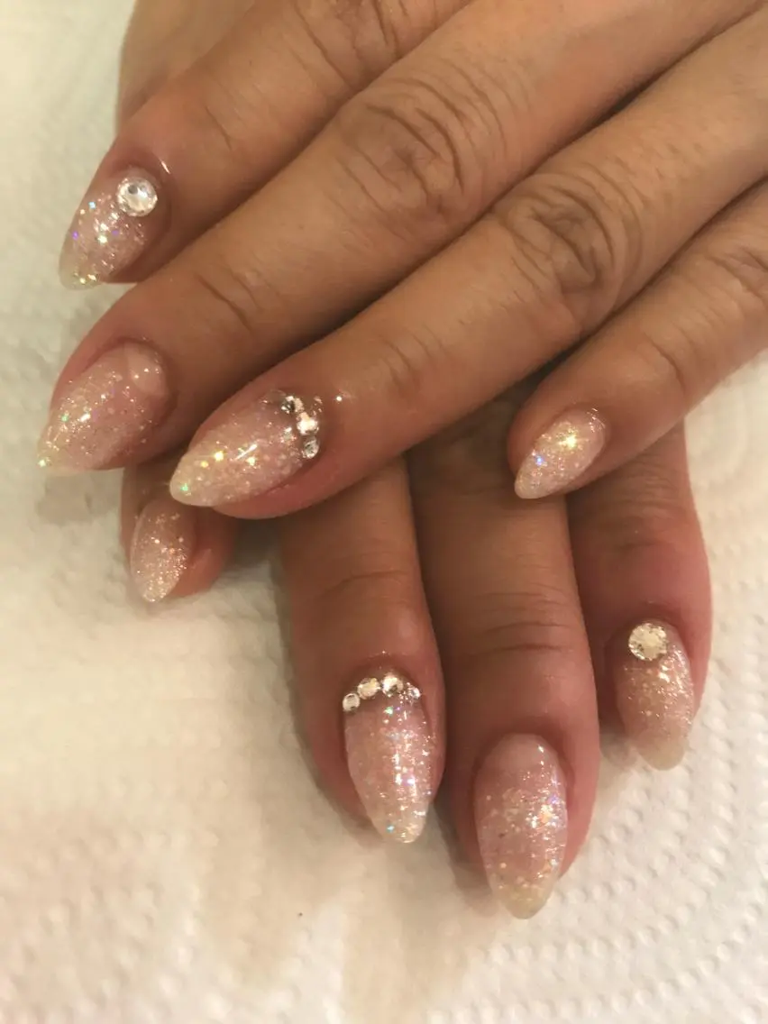 ネイル ラメ(グリッター) ラメグラデーション ストーンネイル PetitBlanc KAZUKIのネイルデザイン