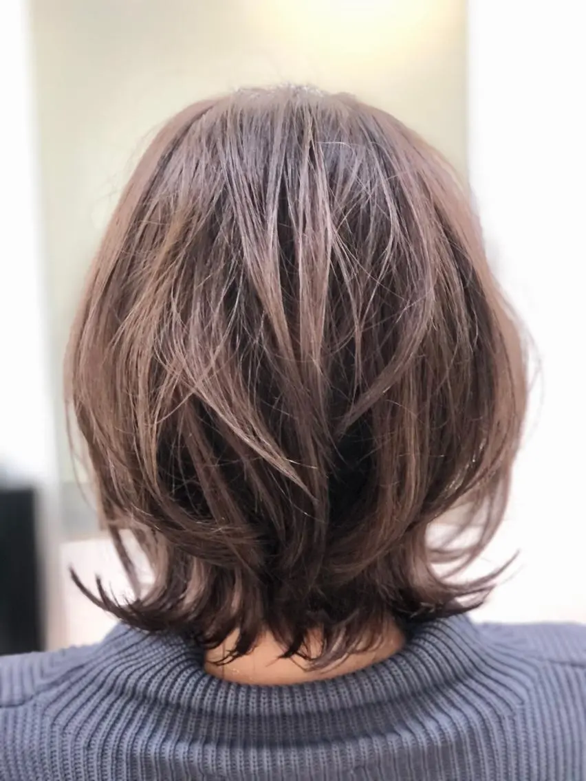 ミディアム ラベンダーベージュ カット ヘアカラー トリートメント H by Real meのヘアスタイル