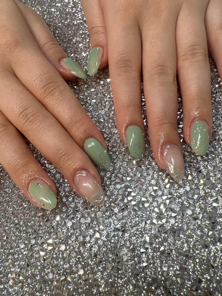 ネイル ミラーネイル ニュアンスネイル coco nailのネイルデザイン