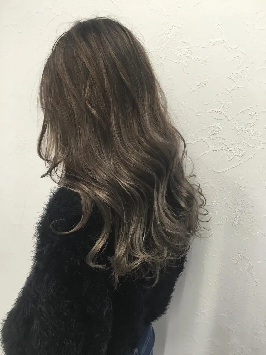 カラー ハイライトカラー ヘアカラー 🤍2nd🤍田所 美希のヘアスタイル