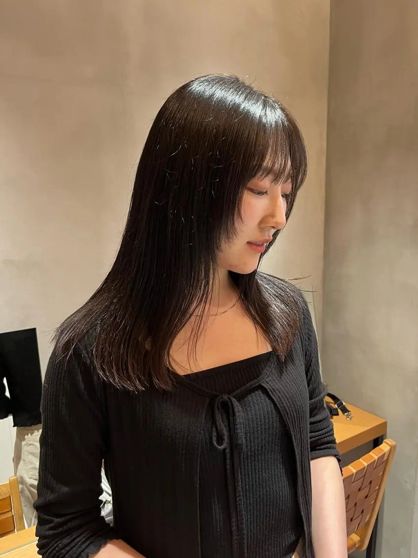 ミディアム カット ヘアカラー トリートメント 縮毛矯正ボブ&顔まわ レイヤー♡TOMOEのヘアスタイル