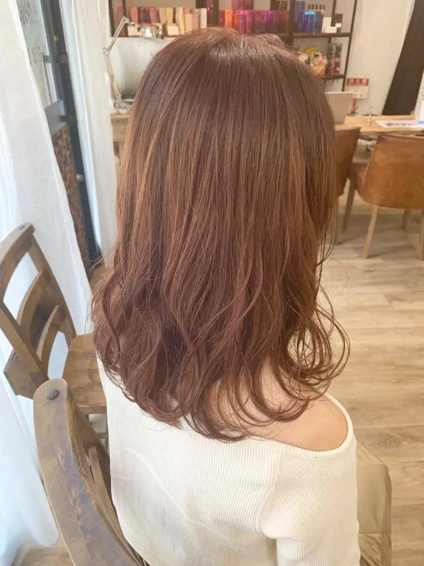 ミディアム いけだ ひかり ハイライトくびれヘアのヘアスタイル