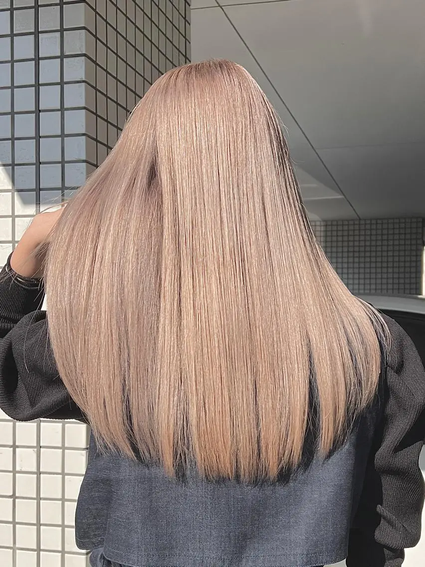 ロング カラー バレイヤージュ ブリーチ ケアブリーチ ダブルカラー イヤリングカラー カット ヘアカラー 🌷かわばた めい🌷のヘアスタイル