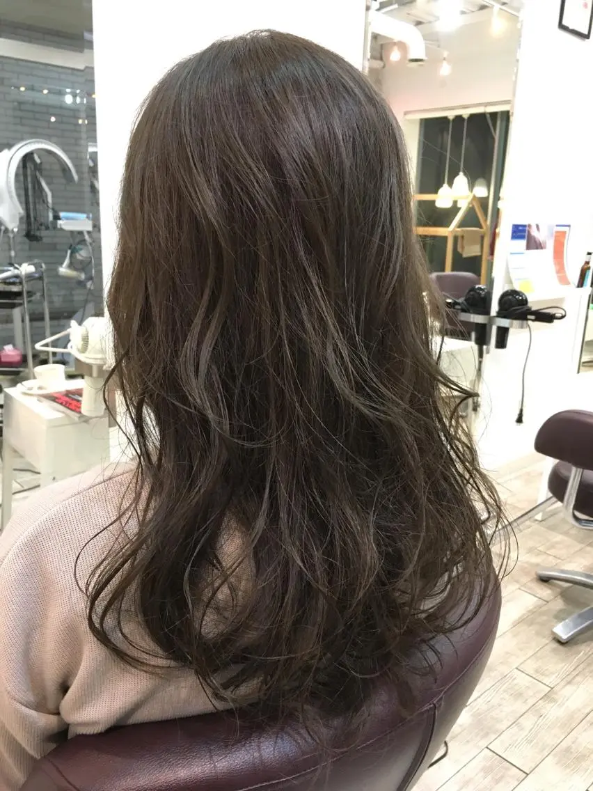 セミロング カラー アディクシーカラー グレージュ 中村 よしひでのヘアスタイル