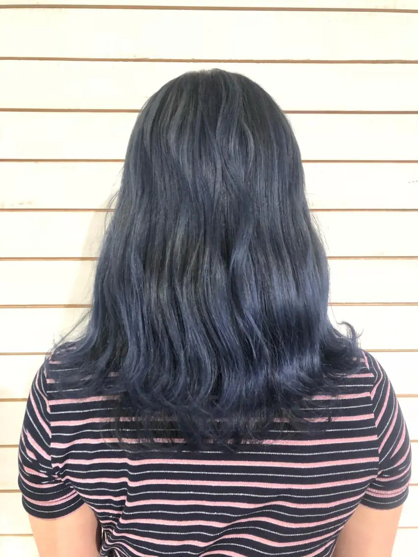セミロング カラー ブルーカラー カット ヘアカラー トリートメント 🧡艶髪/エクステ 🫧🧡YUKI❄️のヘアスタイル