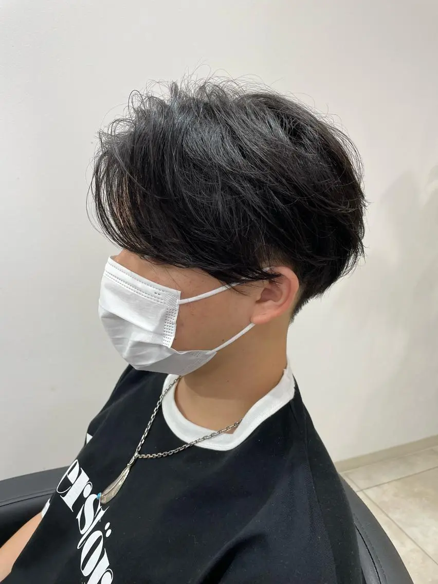 メンズ センターパート 富田 菜月のヘアスタイル