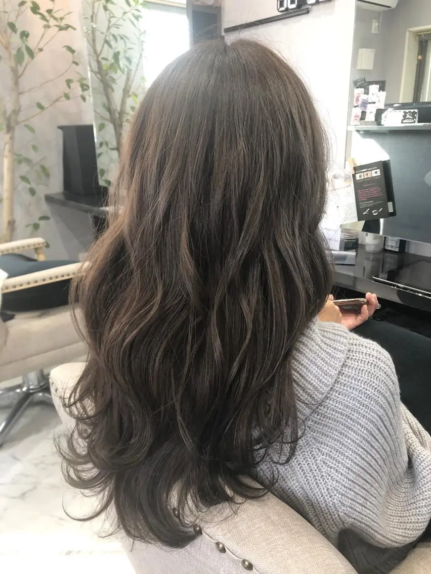 セミロング カラー パーマ カット ヘアカラー トリートメント FAVORE 【ファヴォーレ】のヘアスタイル