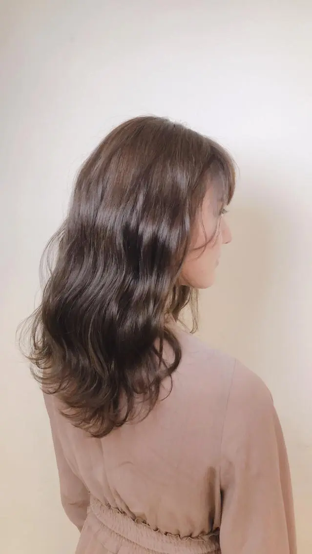 セミロング カラー アディクシーカラー 透明感カラー 杉野 凜のヘアスタイル
