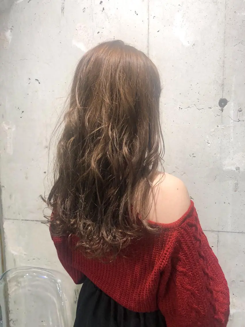 ロング カラー パーマ ヘアアレンジ メンズ キッズ ネイル マツエク・マツパ ベージュカラー 春ネイル 当日予約⭕️ Rene’のヘアスタイル