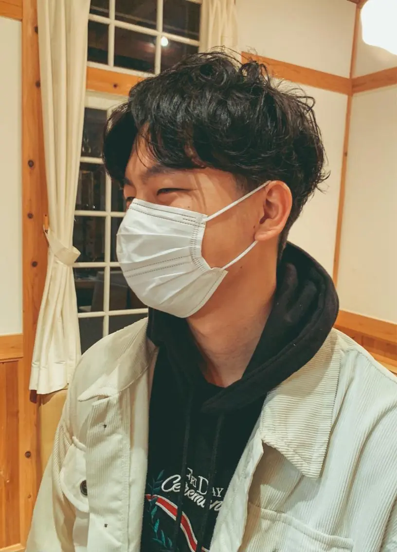 パーマ メンズ センターパート 吉田 浩太郎のヘアスタイル