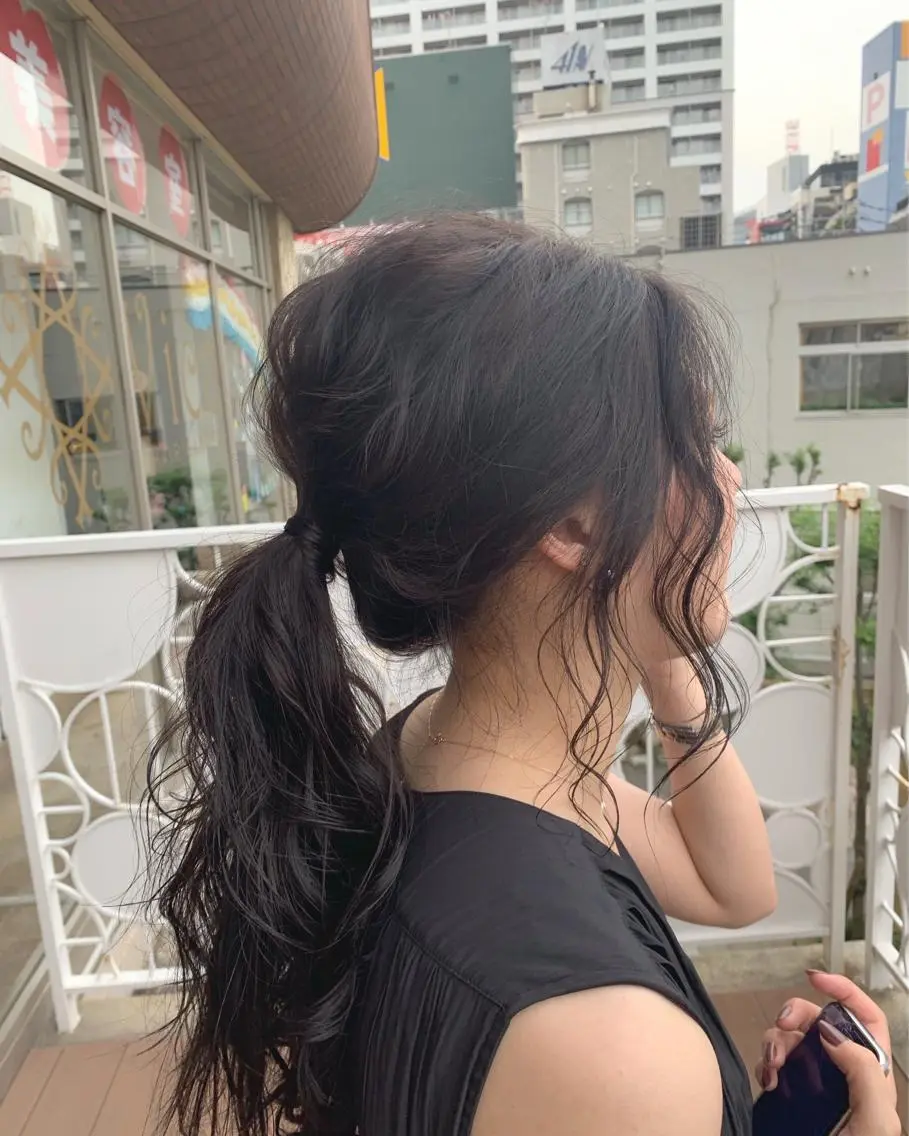 ロング カラー ヘアアレンジ hubhair レイヤー/透明感のヘアスタイル