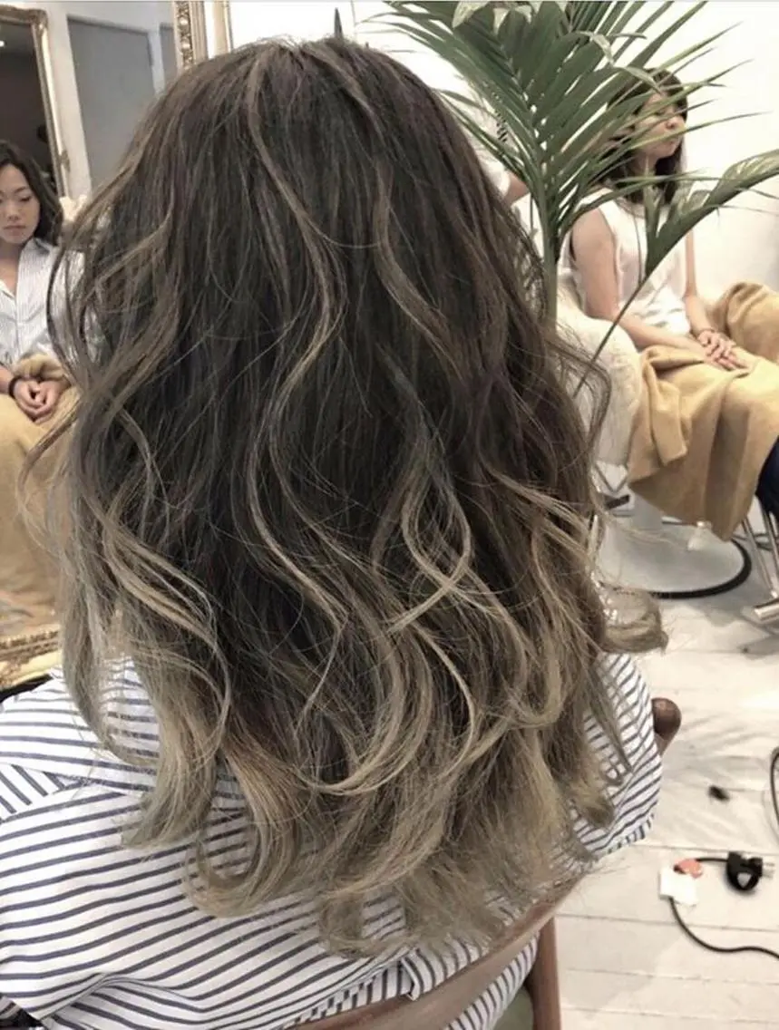 ロング カラー ヘアカラー トリートメント 💎JADE GRACE💎のヘアスタイル