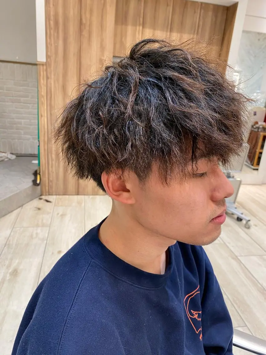 ショート カラー パーマ メンズ メンズパーマ メンズツイストパーマ ツイストパーマ カット パーマ 平内 賢人のヘアスタイル