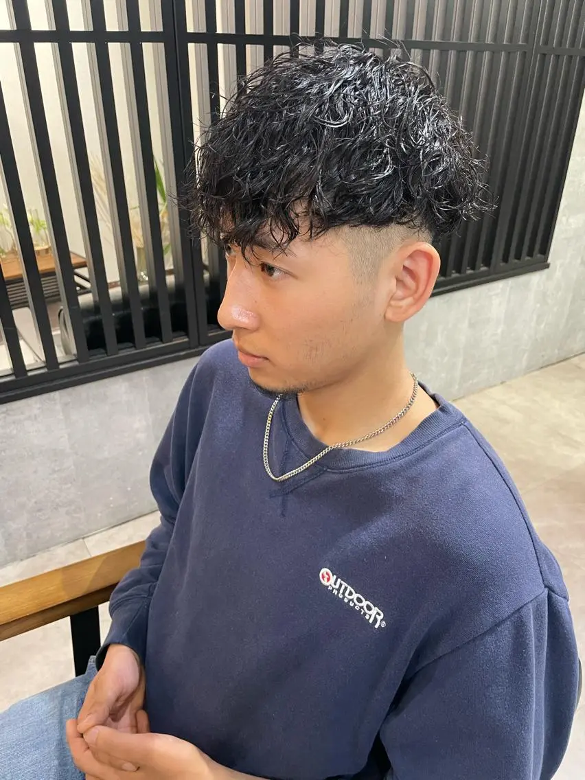 ショート パーマ メンズ 勝毛 広貴のヘアスタイル