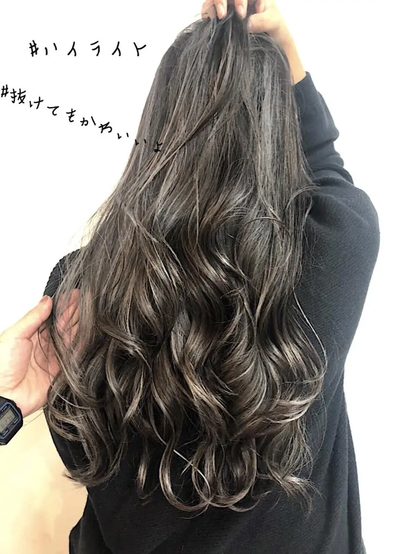 セミロング カラー グレージュ ハイライトカラー シルバー シルバーグレージュ ハイライト カット ヘアカラー トリートメント ヘアセット 360°キレイな ショートカットのヘアスタイル