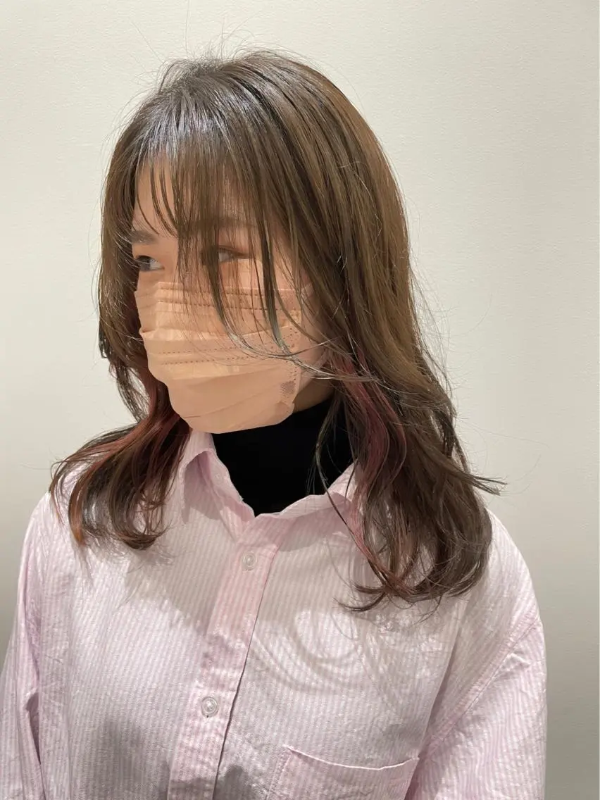 セミロング カラー インナーカラー カット ヘアカラー トリートメント 狩野 羅夢のヘアスタイル