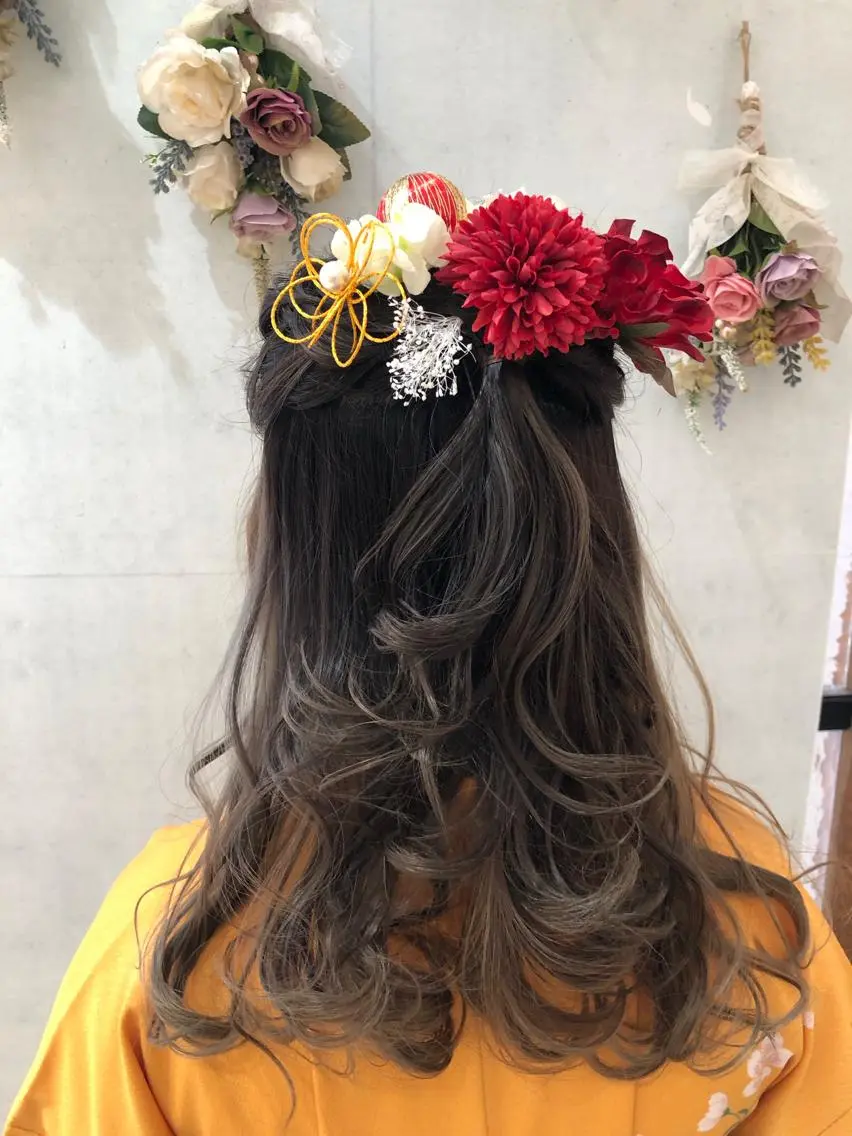 ロング ヘアアレンジ 卒業式のヘアスタイル 🩵ANELA東口 齋藤琴音💚のマツエク・マツパデザイン