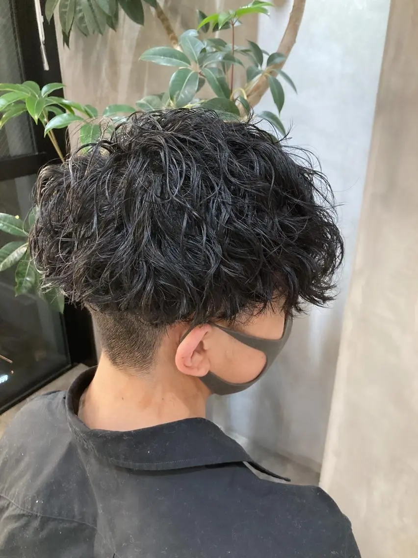 ショート パーマ メンズ マッシュ 波巻きスパイラルパー マ/シャドウパーマ駿のヘアスタイル