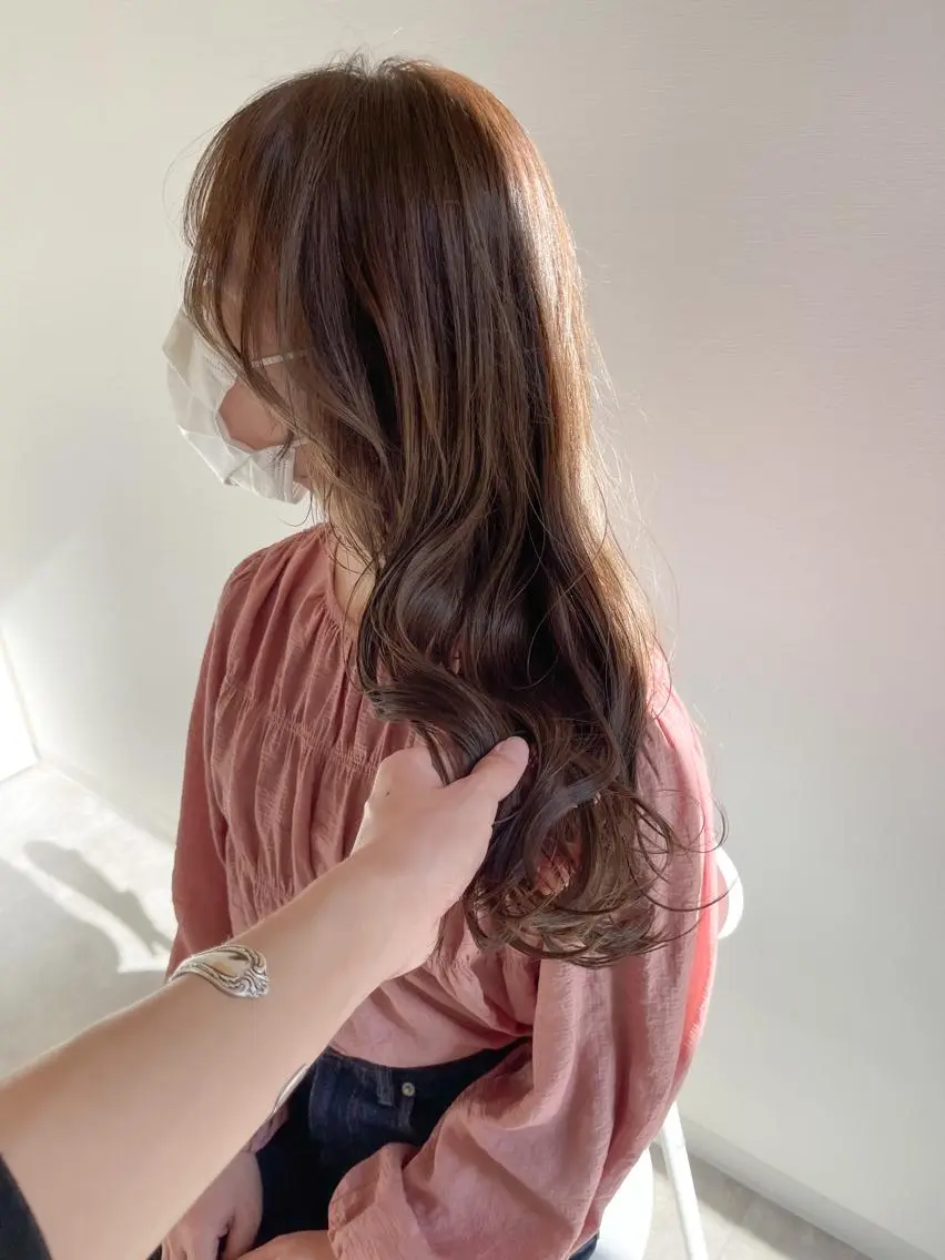 ミディアム カラー ベージュカラー ブリーチ ブリーチなしカラー 清水 亮太／赤み消しカラーのヘアスタイル