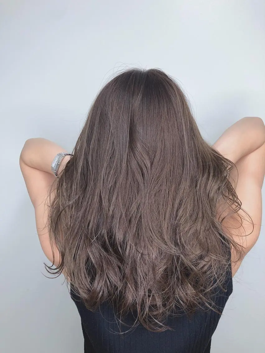 ロング カラー アッシュ ベージュカラー カット ヘアカラー トリートメント AI 高田馬場店のヘアスタイル