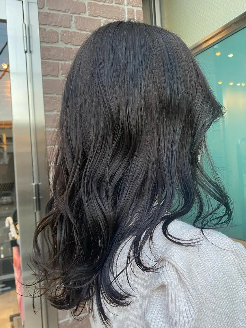 ロング アッシュ 花見 亜沙美のヘアスタイル