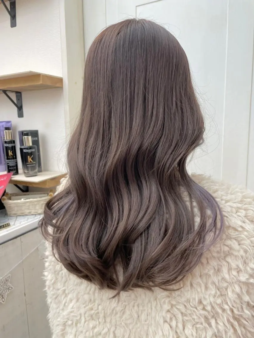 セミロング カラー パーマ ヘアアレンジ アディクシーカラー アッシュ バレイヤージュ ベージュカラー ブリーチ newi grande 横浜店のヘアスタイル