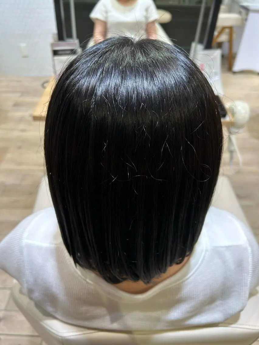 カラー 黒髪 ブルーカラー ブルーブラック 梅沢 優羽のヘアスタイル