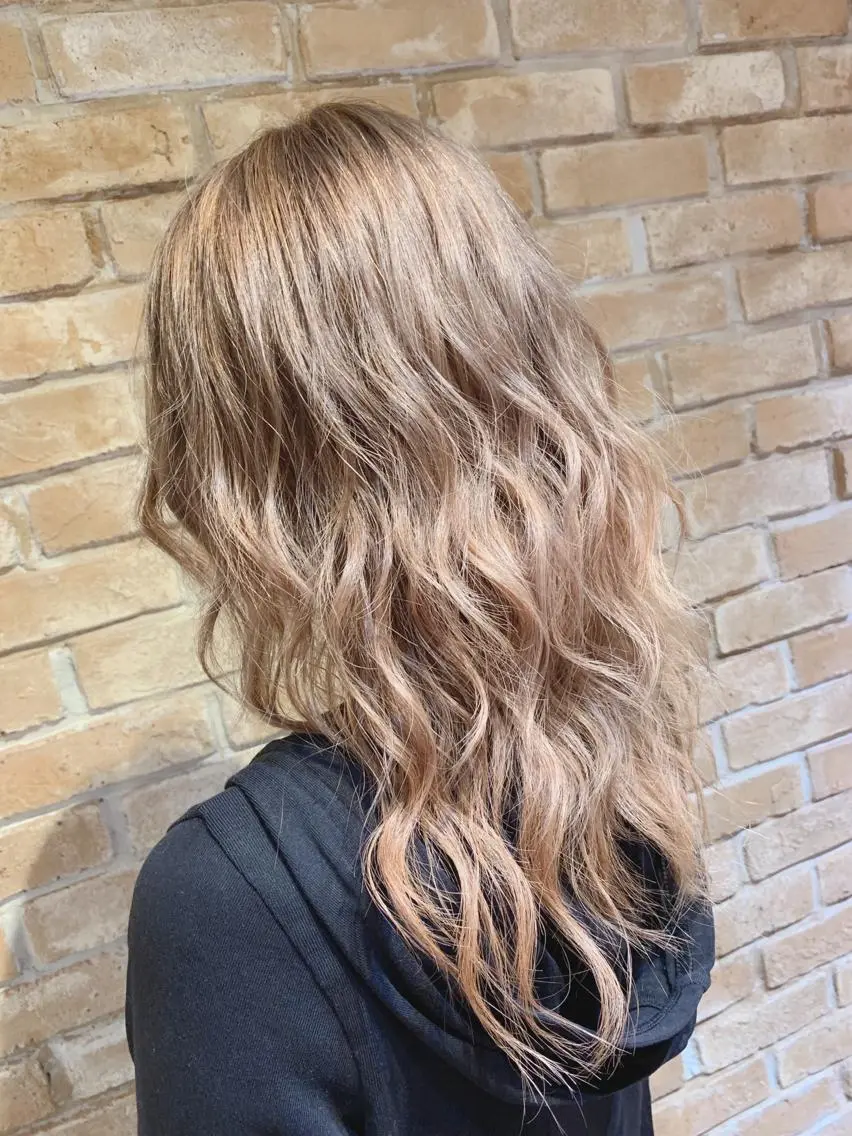 セミロング カラー ベージュカラー ミルクティーベージュ 💜Rebre** Mayu💜のヘアスタイル