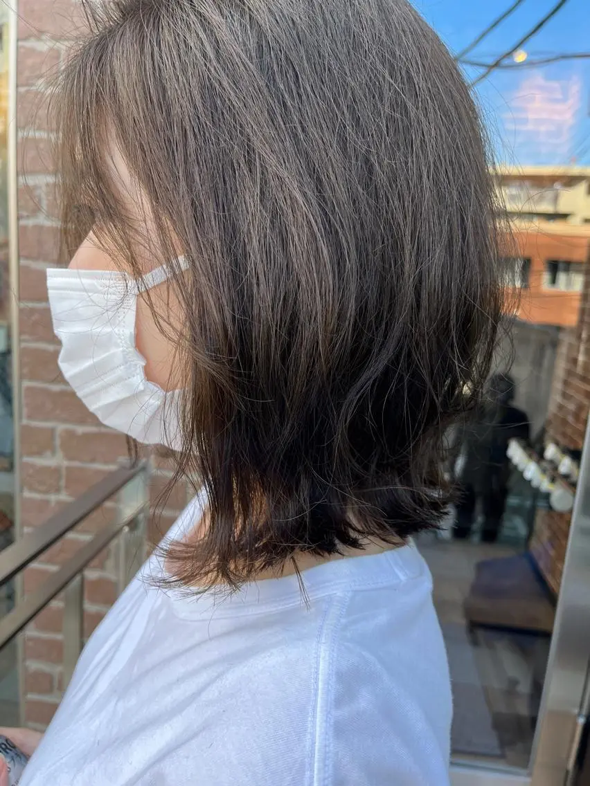 ミディアム カラー パーマ ヘアアレンジ メンズ キッズ ネイル マツエク・マツパ アイブロウ ミディアムパーマ メンズパーマ ブラウンカラー ケアカラー 透明感カラー 久木原 ゆりのヘアスタイル