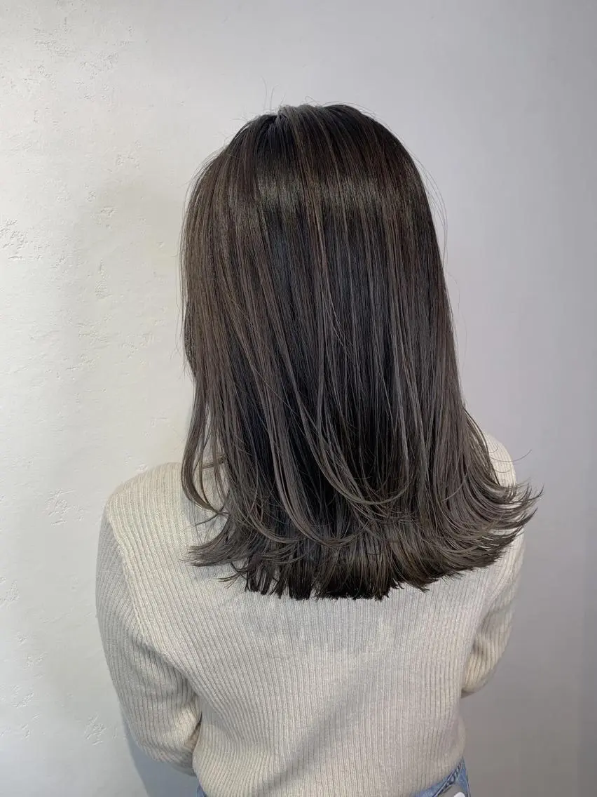 セミロング カラー ハイライトカラー ハイライト _WHITE 天神店のヘアスタイル