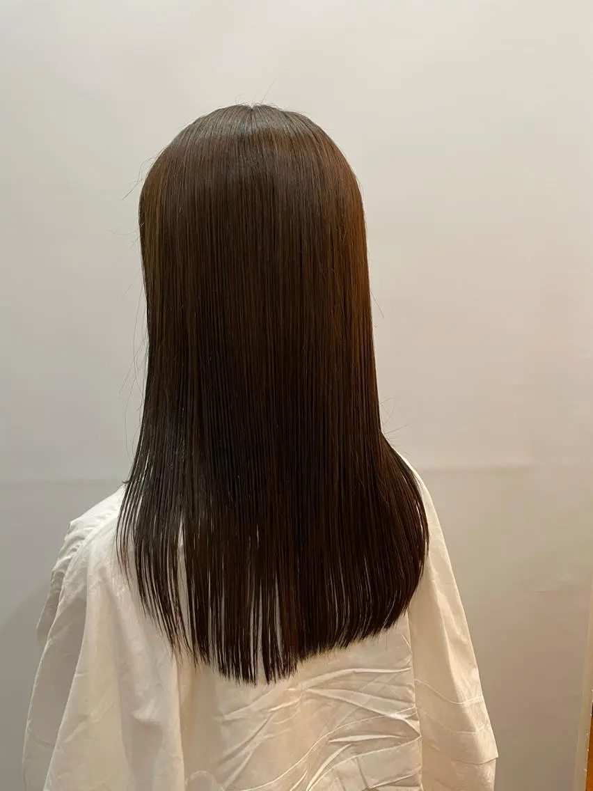 セミロング カット 縮毛矯正 高山🐬髪質改善 池袋で縮毛矯正のヘアスタイル