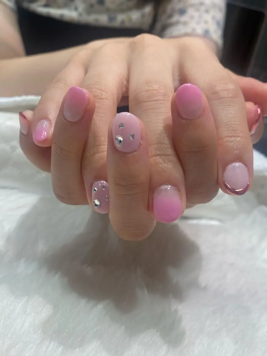 ネイル グラデーション ピンク ハンドネイル ∴Sanae. ∴ トータルビューティーのマツエク・マツパデザイン