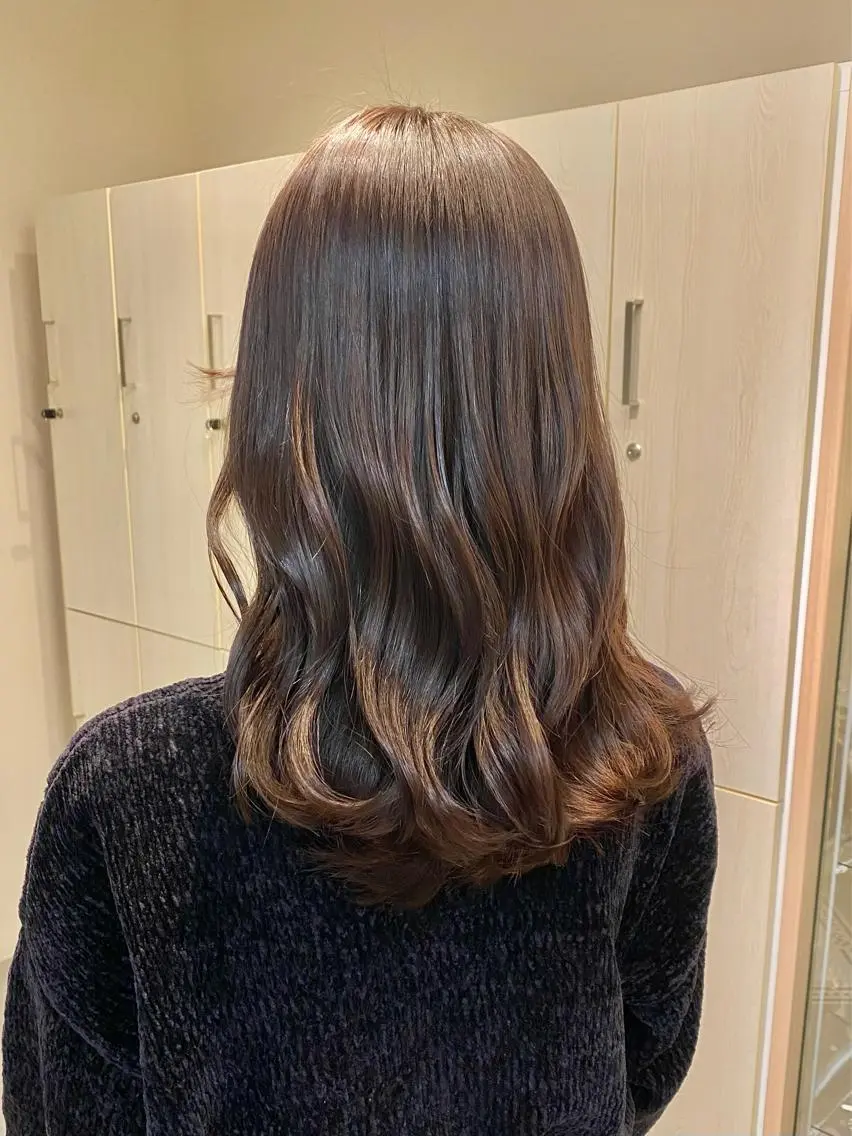 セミロング カラー カット ヘアカラー トリートメント ハイトーン×似合わせ 🌱中川慎之介のヘアスタイル