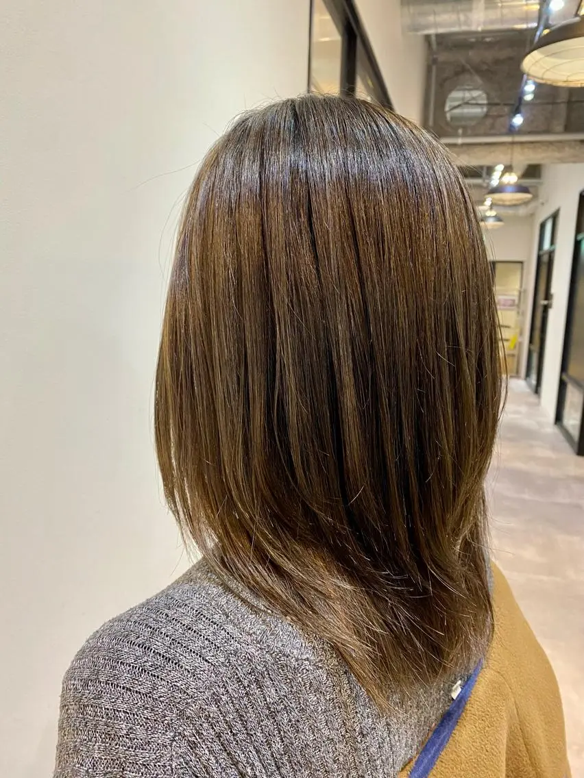 ミディアム カラー ミディアムパーマ バレイヤージュ ブリーチ ケアブリーチ デザインカラー カット ヘアカラー トリートメント ♡オシャ髪♡AI ✂️newi町田のヘアスタイル
