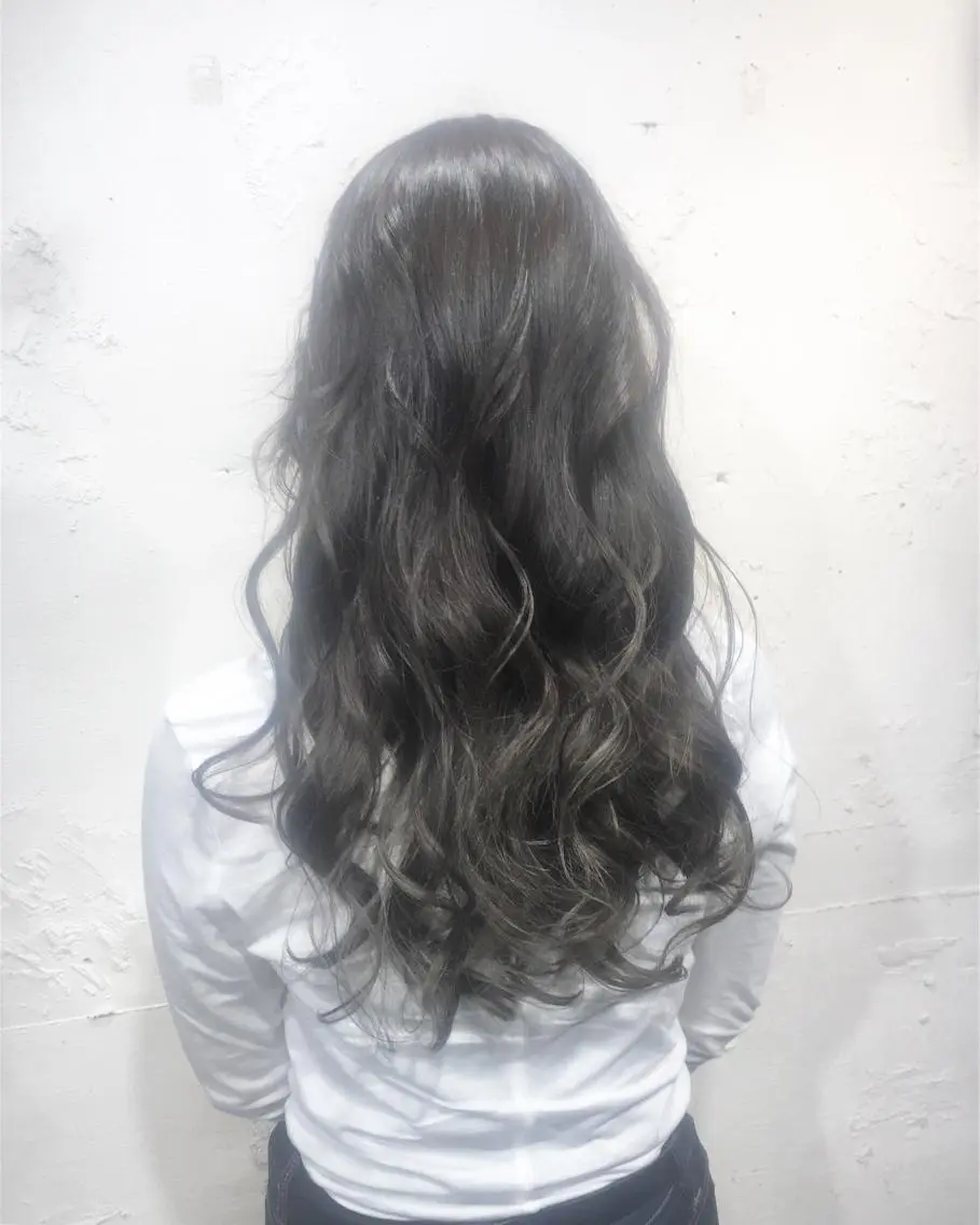 セミロング カラー ヘアアレンジ グレージュ ✨艶髪✨透明感✨ 山内大樹のヘアスタイル