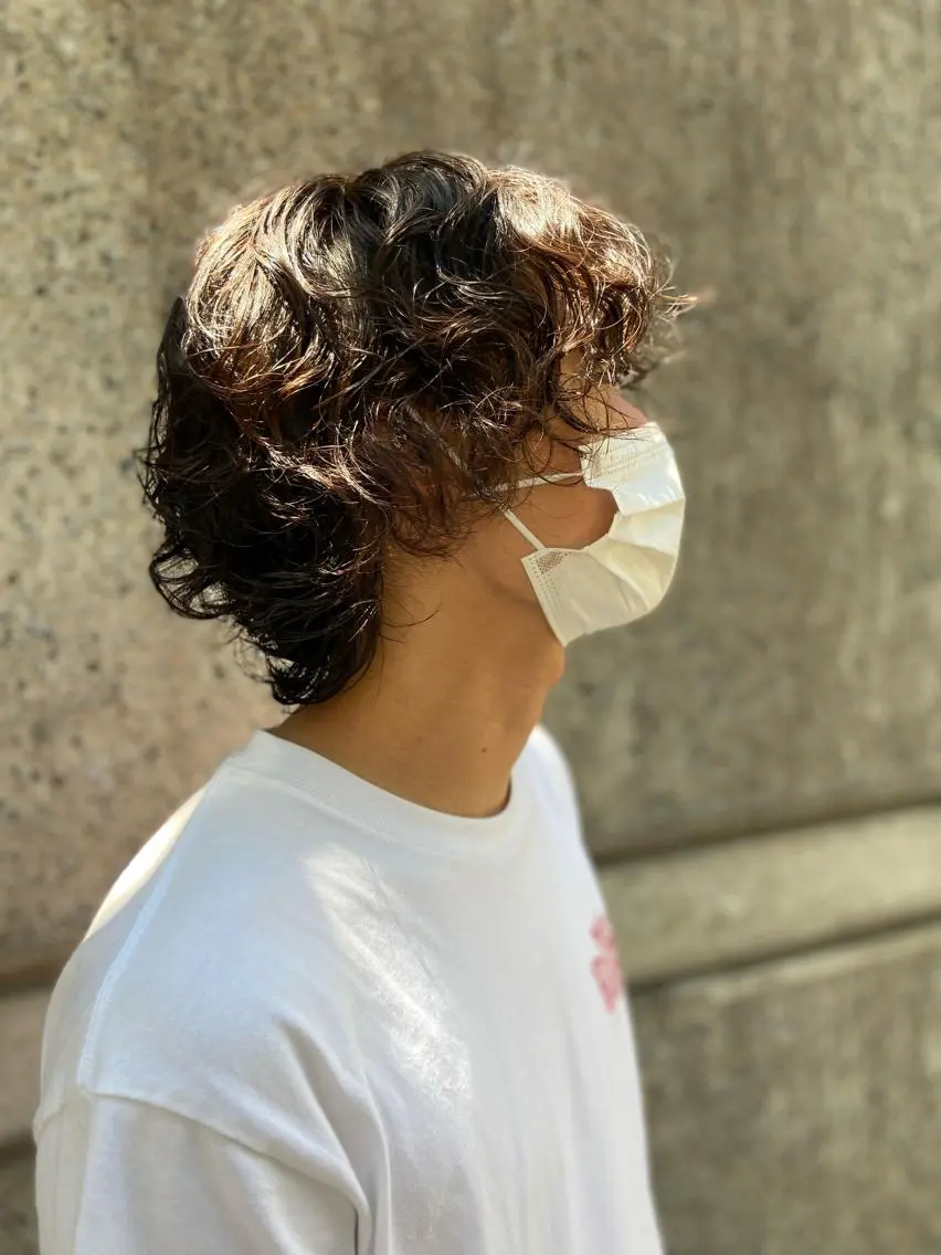 ミディアム カラー パーマ ヘアアレンジ メンズ ミディアムパーマ メンズパーマ 似合わせカット ニュアンスパーマ カット パーマ ちこ .のヘアスタイル
