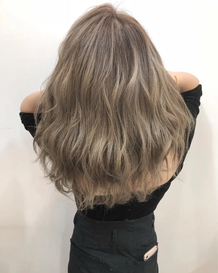 ミディアム カラー 横浜ブリーチムラ直し ハイトーン/ブリーチのヘアスタイル