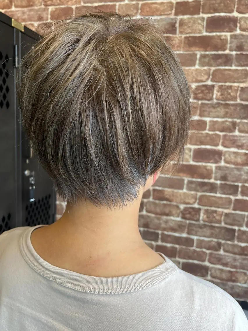 ミディアム カラー パーマ ヘアアレンジ メンズ キッズ ネイル マツエク・マツパ アイブロウ ミディアムパーマ メンズパーマ ブラウンカラー ケアカラー 透明感カラー 久木原 ゆりのヘアスタイル