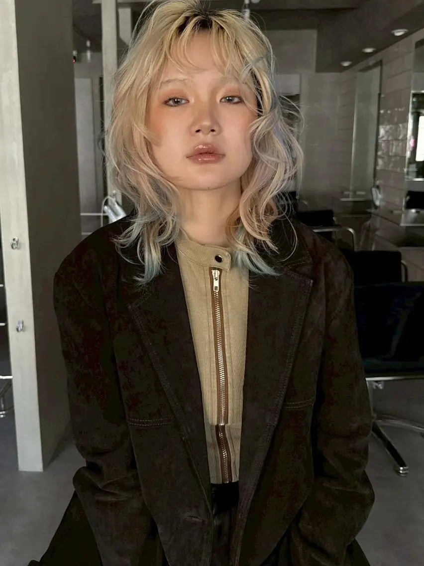 カラー 海外レイヤー/ ブロンドKazuhaのヘアスタイル