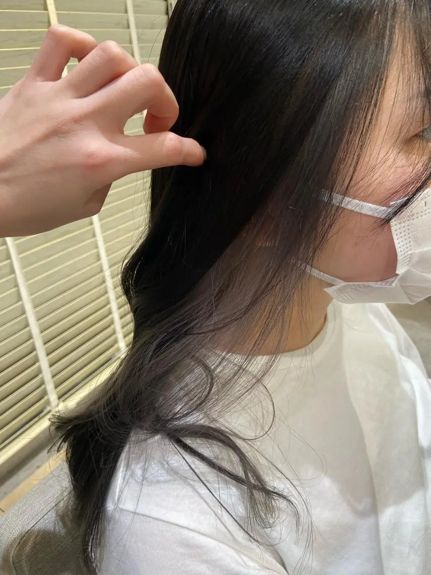 セミロング カラー ヘアカラー ハラダ ヒナミのヘアスタイル