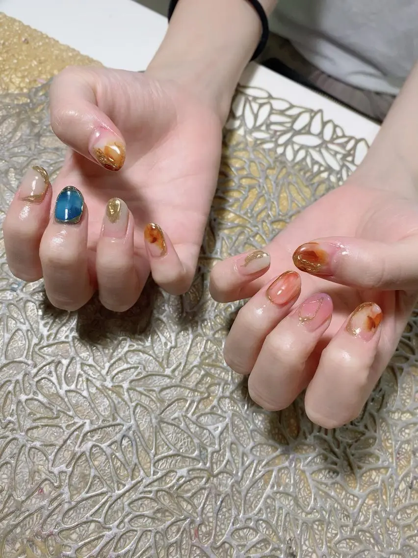 ネイル アートネイル 長さ出し ジェルネイル キラキラネイル ニュアンスネイル ハンドネイル 艶々の美爪を〜 【リリアーナ】のネイルデザイン