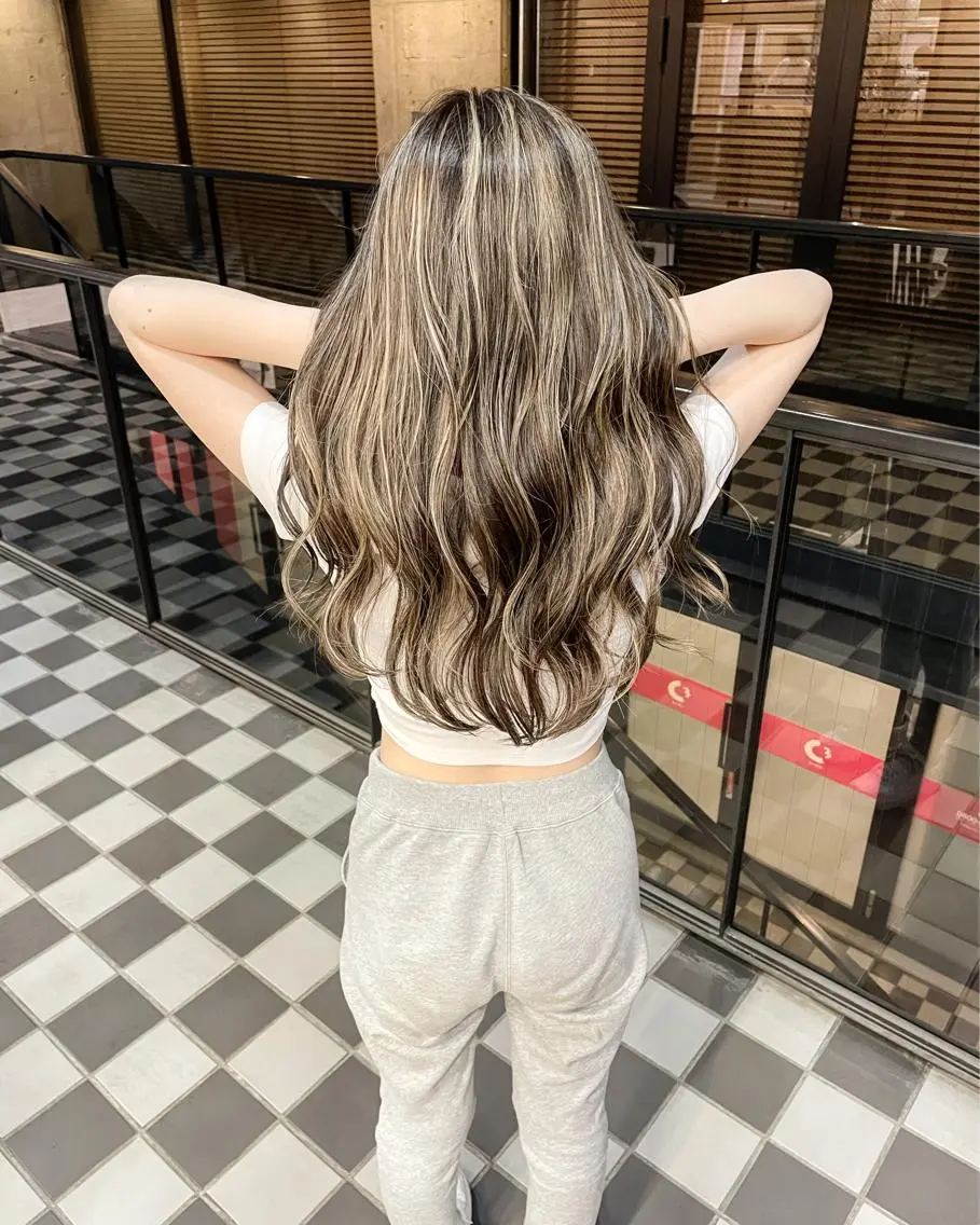 ロング カラー ヘアアレンジ ヘアカラー TATSUYA アートディレクターのヘアスタイル
