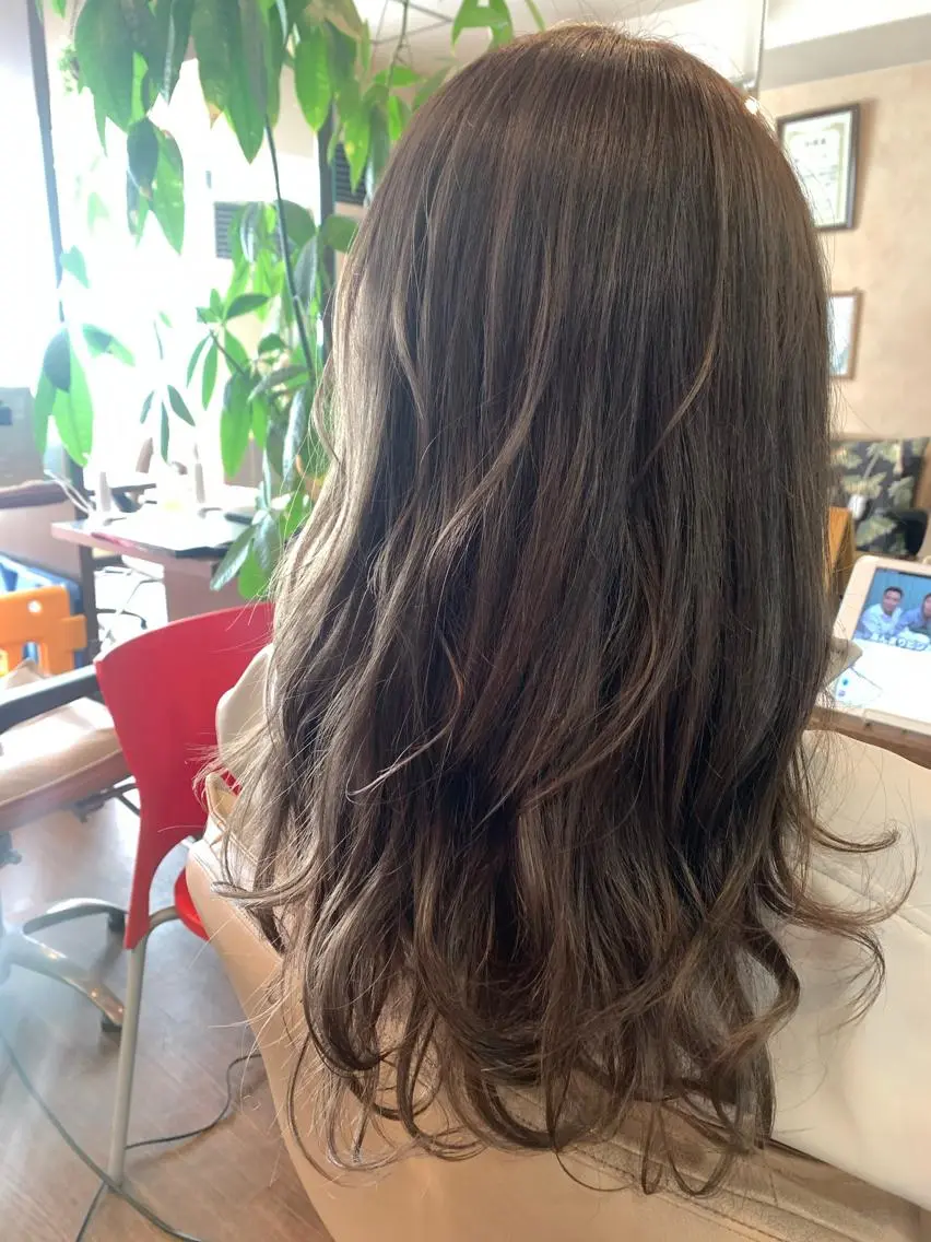 ロング カラー カット ヘアカラー トリートメント coupe ciseauxのヘアスタイル