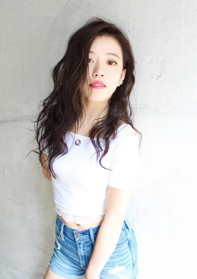 ロング 桑名 淳のヘアスタイル
