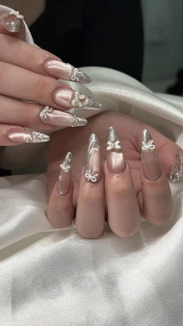 ネイル オーロラネイル ブルー チークネイル フットネイル フレンチネイル ハンドネイル NAILS168 新大久保店のネイルデザイン