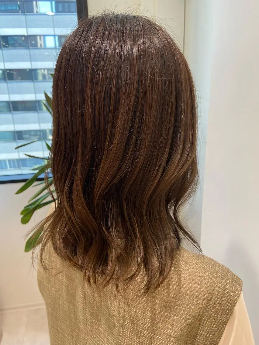 ミディアム チナツ ,のヘアスタイル